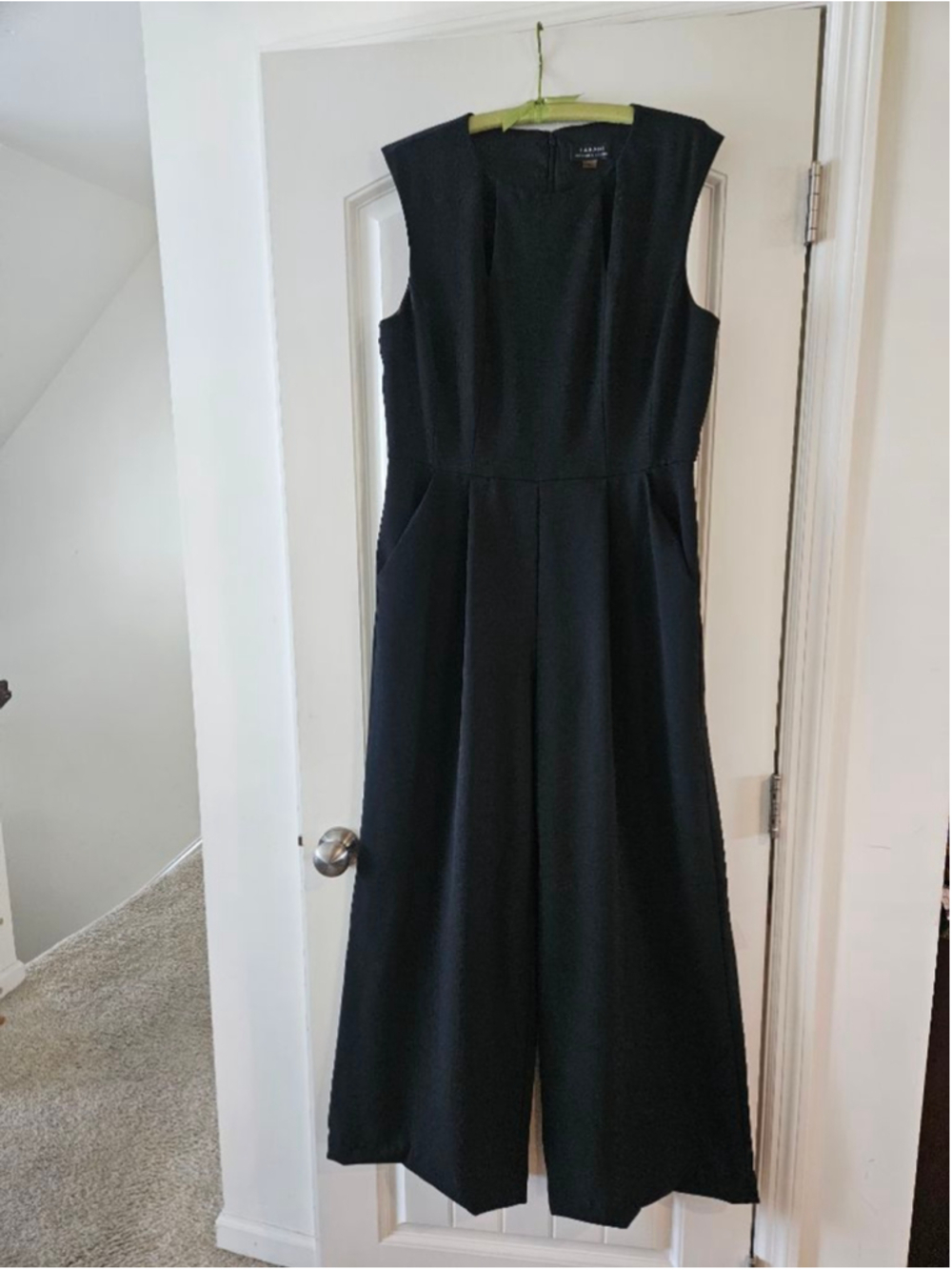 Women's TAHARI ARTHUR S. LEVINE Black Sleeveless Jumpsuit Size 14 - Picture 4 of 9